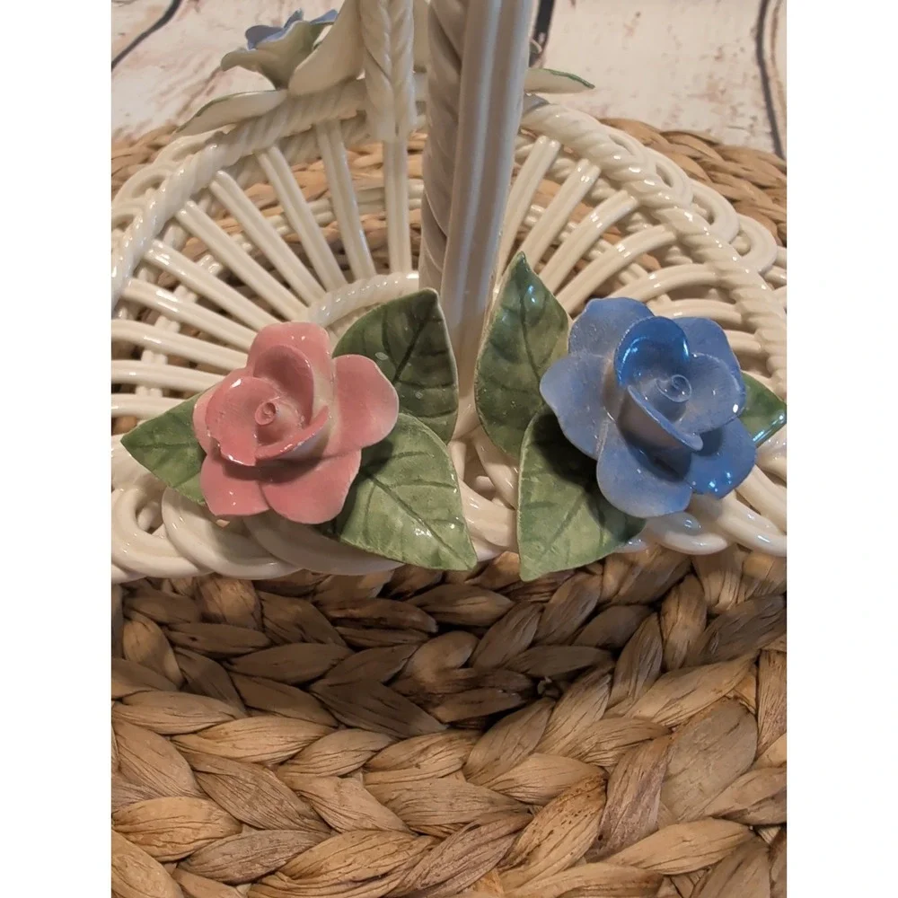 LEVANTE PORCELAIN Intricate Hand Woven Basket Pink And Blue Flowers